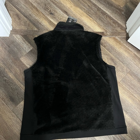 Mountain Hardwear
Polartec High Loft Vest - Men's 2XL - Picture 3 of 16